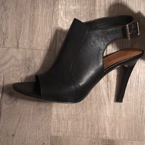 Charles David used shoes